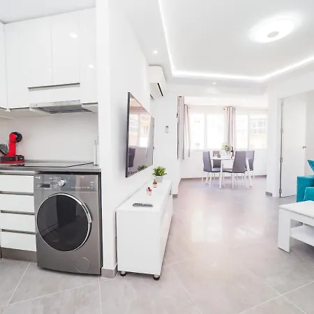 Apartment Cubo's Tower Of London Torremolinos
