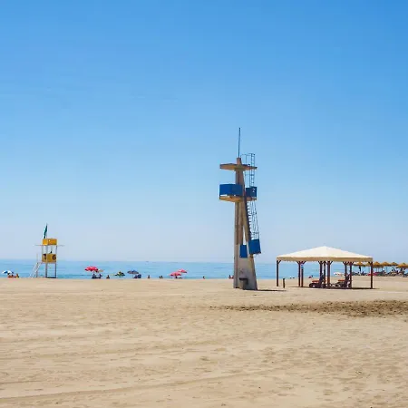Cubo's Tower Of London Torremolinos