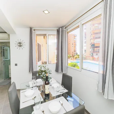 Cubo's Tower Of London Apartment Torremolinos